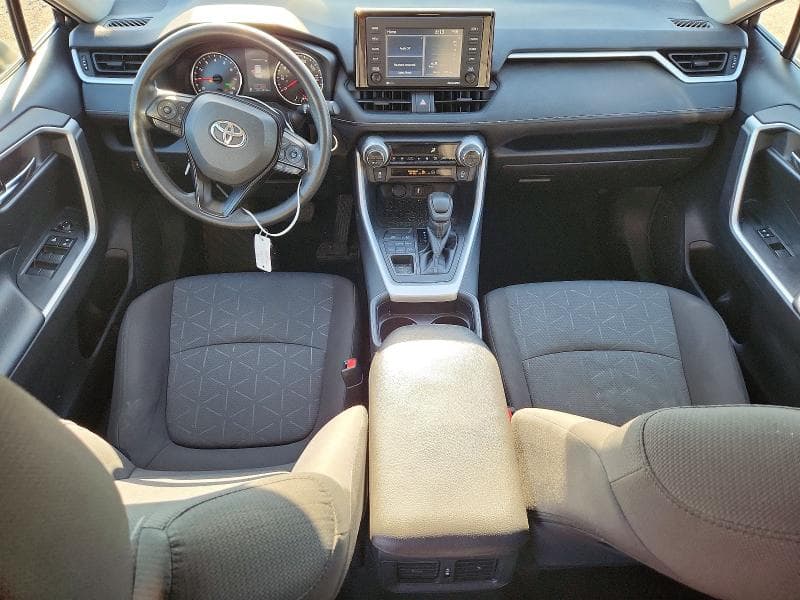 2020 TOYOTA RAV4 XLE 8