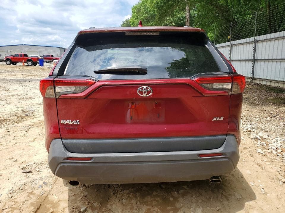2020 TOYOTA RAV4 XLE 6