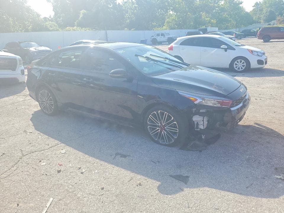 2023 KIA FORTE GT 4