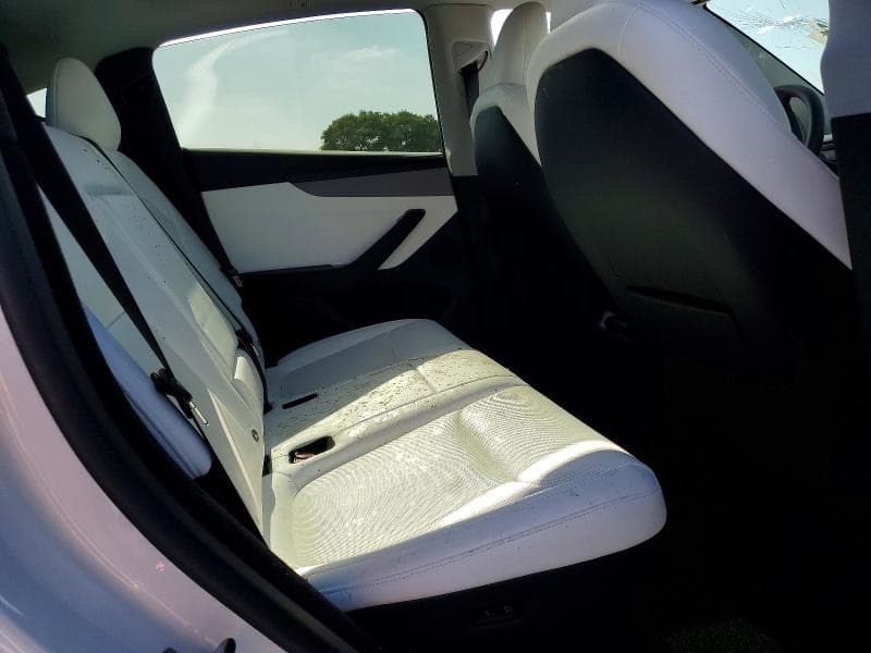 2026 TESLA MODEL Y 10