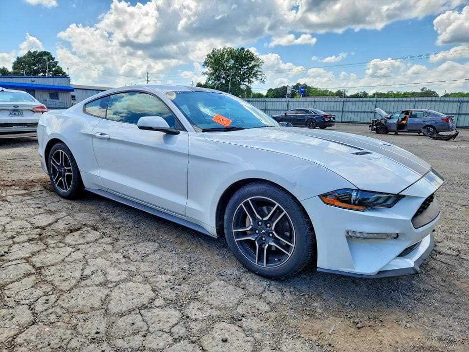 2020 FORD MUSTANG 4