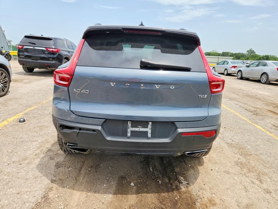 2020 VOLVO XC40 T4 R-DESIGN 6