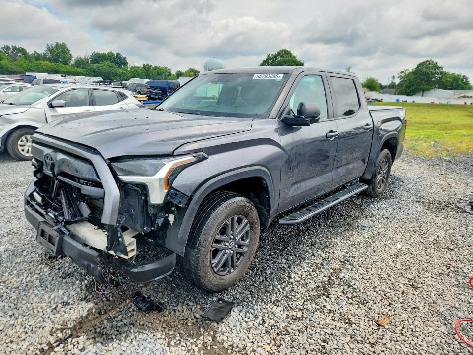 2025 TOYOTA TUNDRA SR5