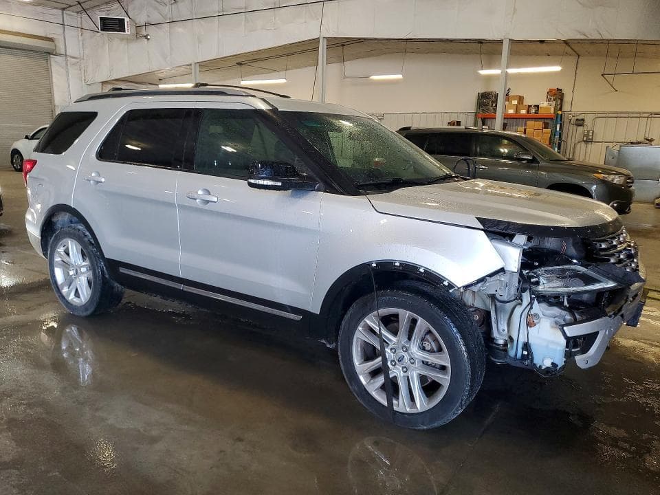 2017 FORD EXPLORER XLT 4