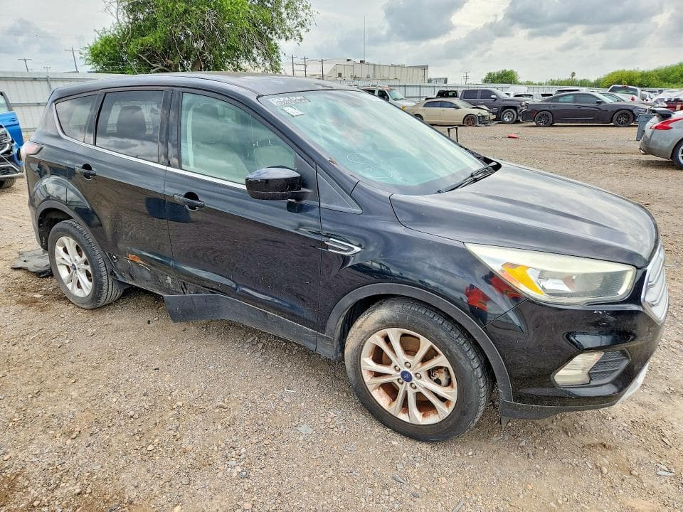 2017 FORD ESCAPE SE 4