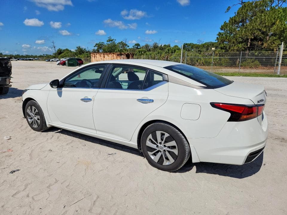 2024 NISSAN ALTIMA 4 D 2