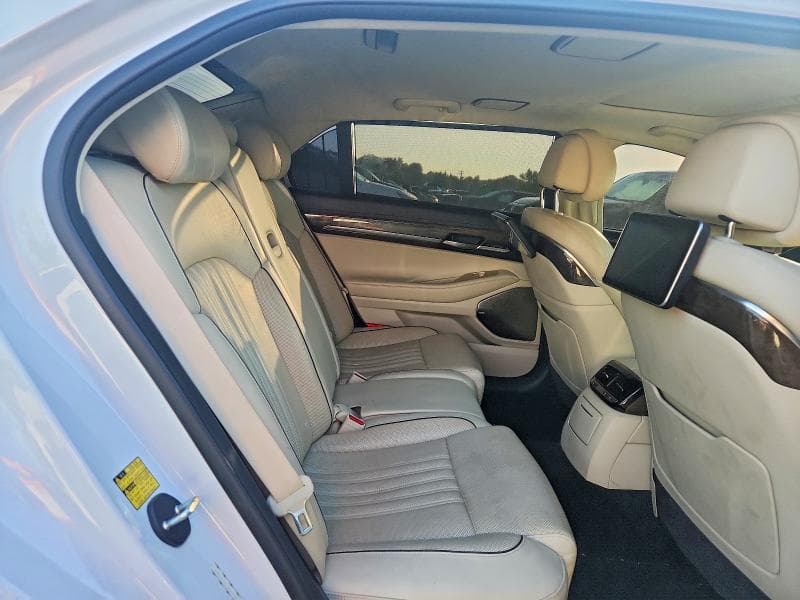 2018 GENESIS G90 ULTIMATE 10