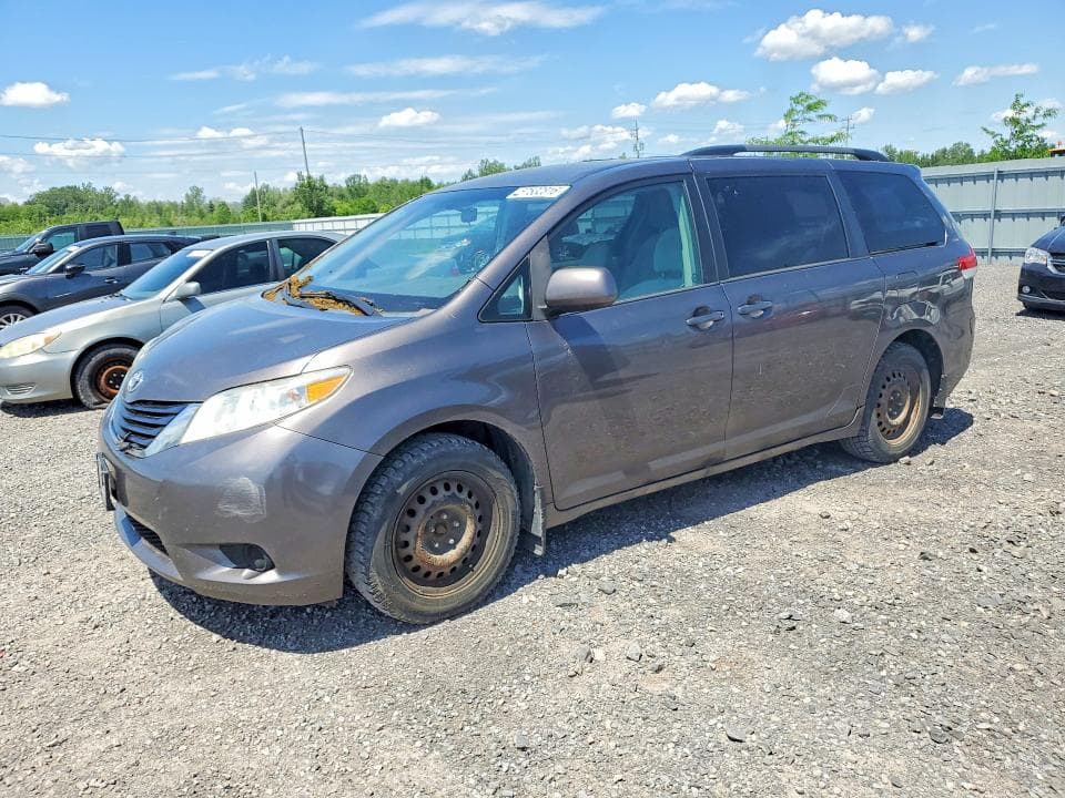 2012 TOYOTA SIENNA