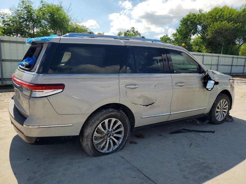 2024 LINCOLN NAVIGATOR 3