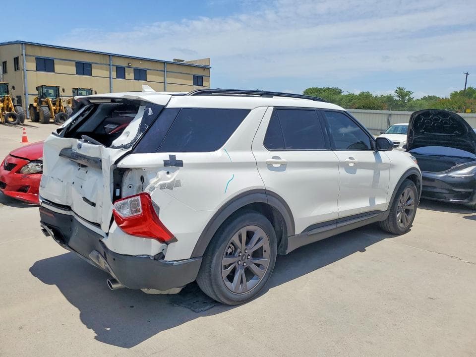 2022 FORD EXPLORER XLT 3