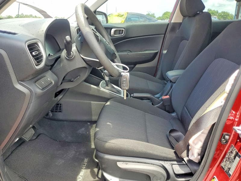 2025 HYUNDAI VENUE SE 7