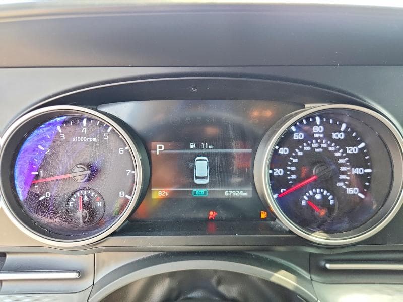 2023 KIA CARNIVAL LX 9