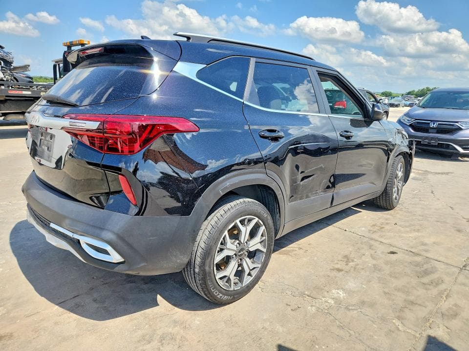 2022 KIA SELTOS EX 3