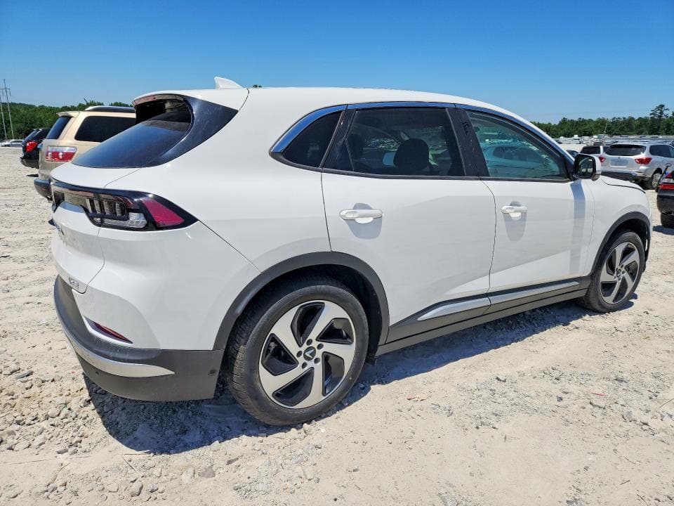 2024 VINFAST VF8+ 3