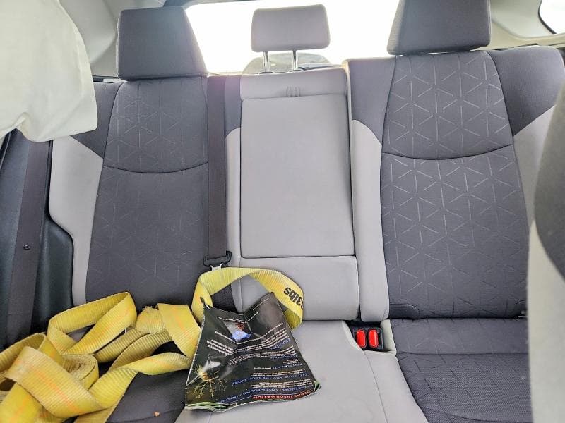 2019 TOYOTA RAV4 XLE 10
