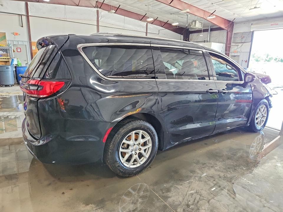 2021 CHRYSLER PACIFICA TOURING L 3