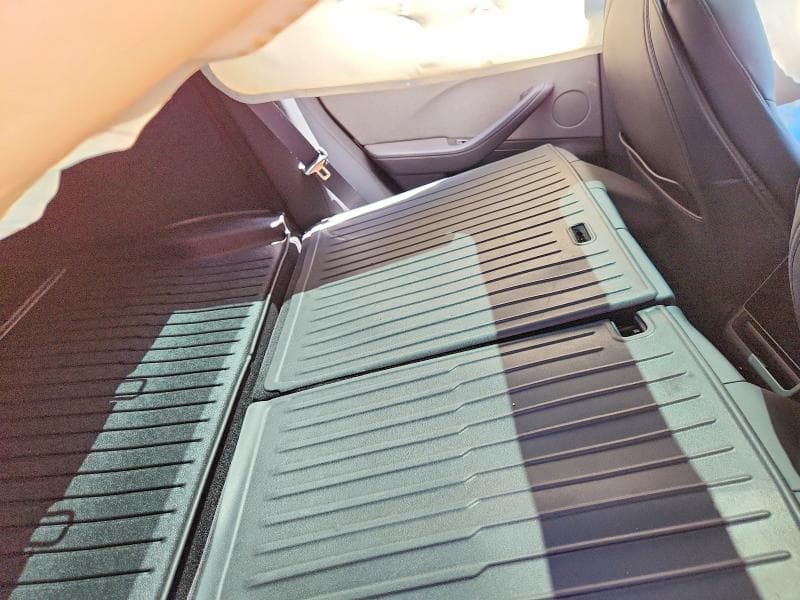 2026 TESLA MODEL 3 10