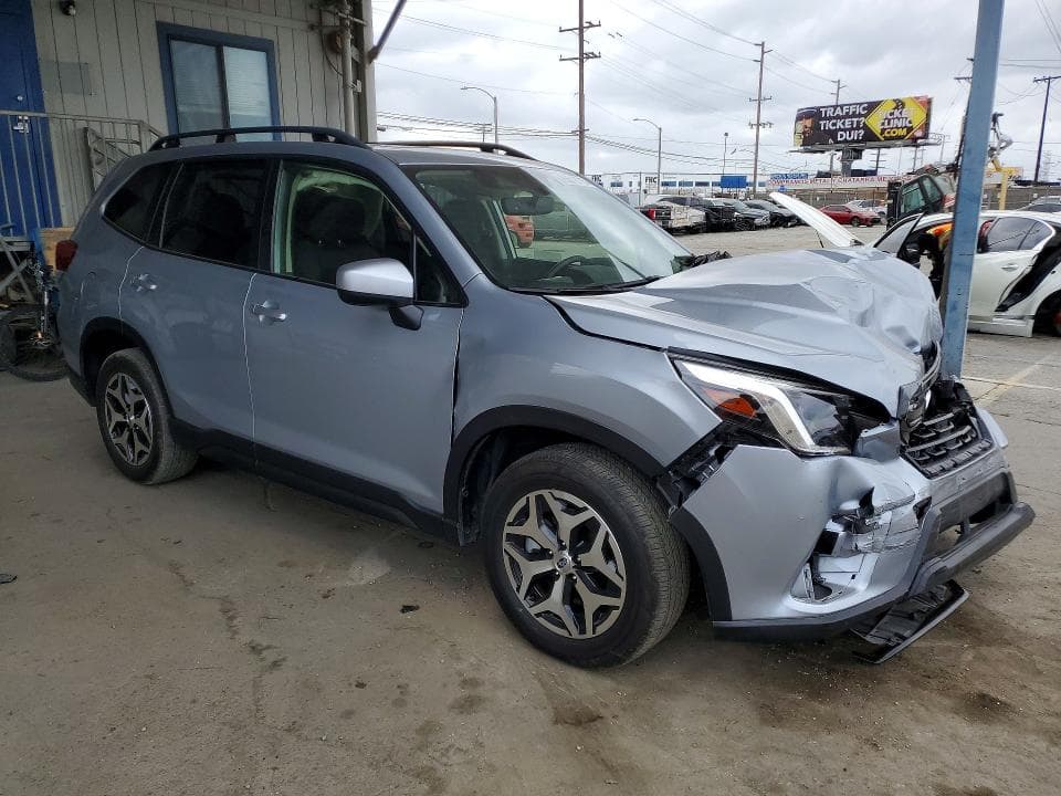 2023 SUBARU FORESTER PREMIUM 4