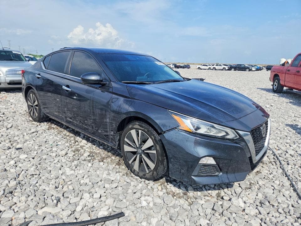 2022 NISSAN ALTIMA SV 4