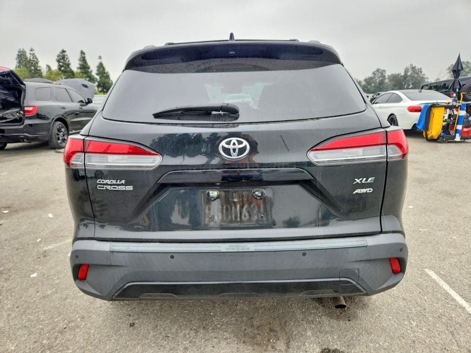 2023 TOYOTA COROLLA CROSS XLE 6