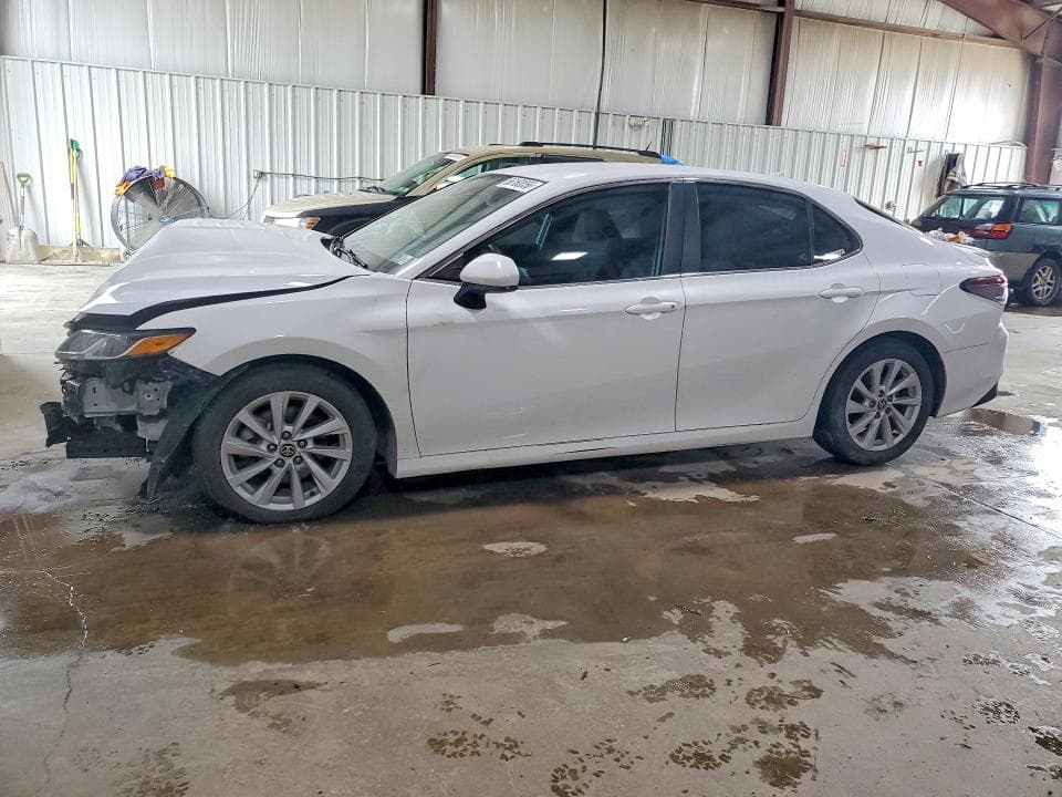 2022 TOYOTA CAMRY LE - 1