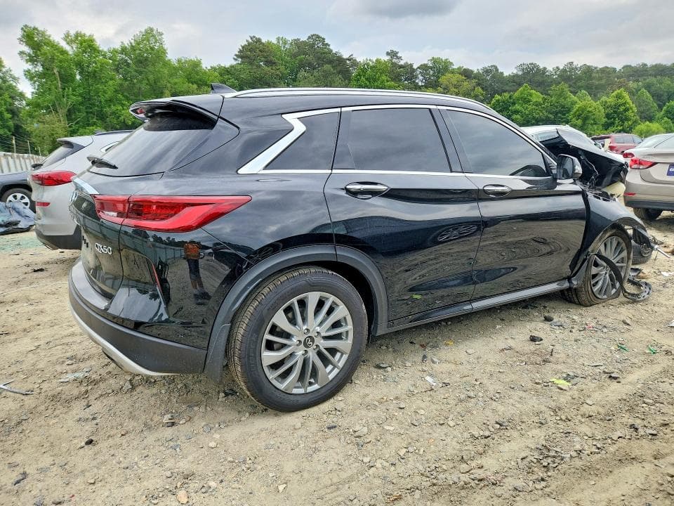 2023 INFINITI QX50 LUXE 3