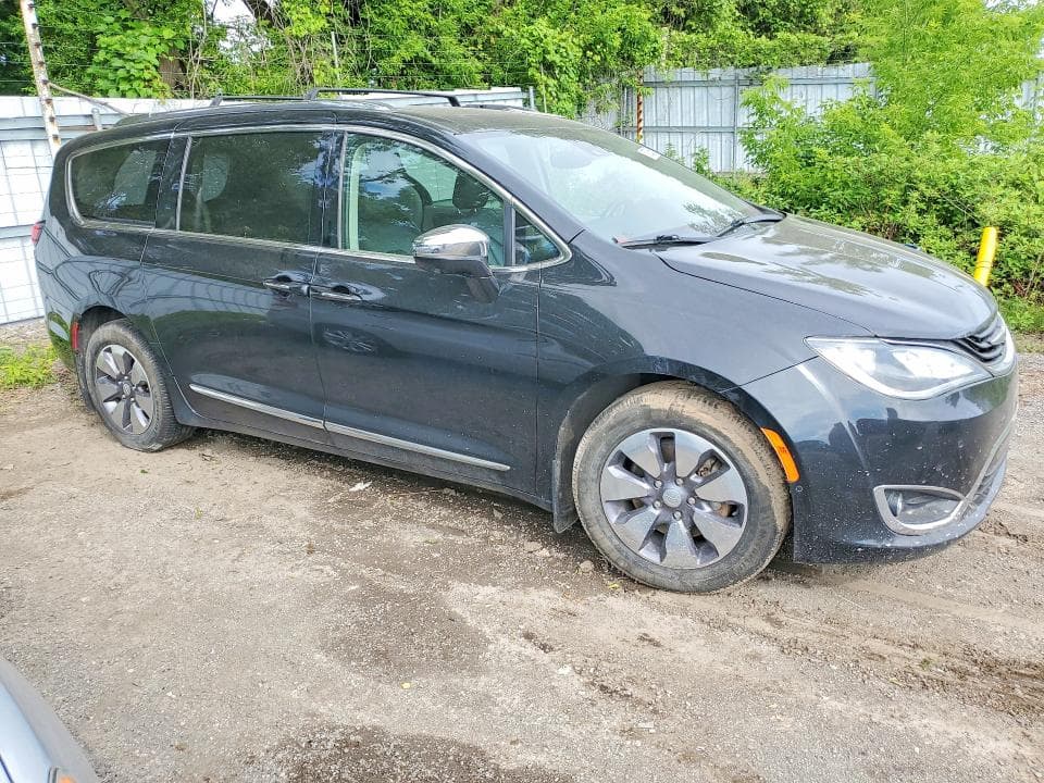 2019 CHRYSLER PACIFICA HYBRID LIMITED 4