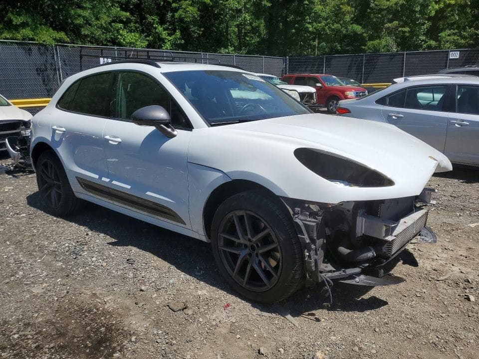 2024 PORSCHE MACAN BASE 4