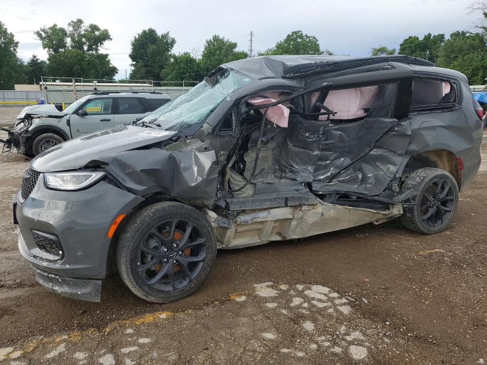 2022 CHRYSLER PACIFICA TOURING L - 1