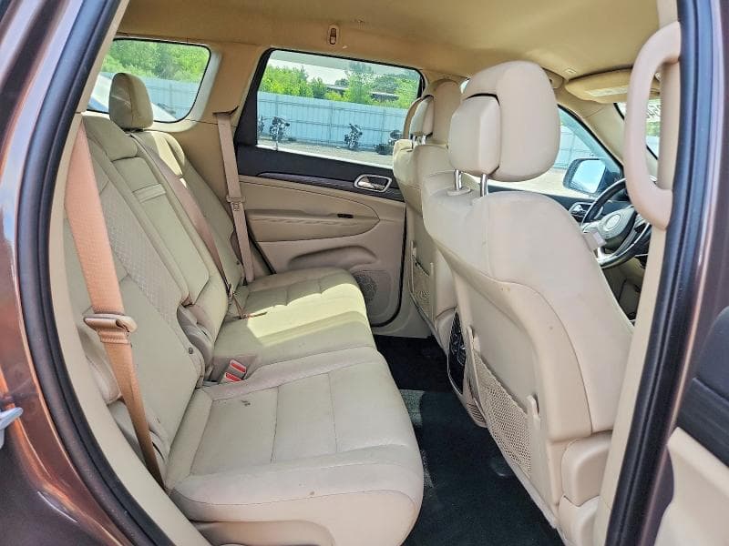 2020 JEEP GRAND CHEROKEE LAREDO 11