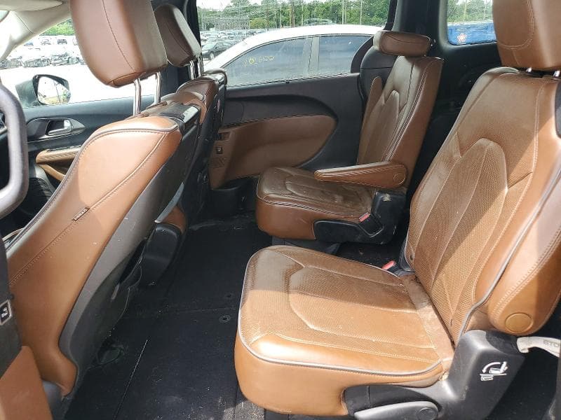 2017 CHRYSLER PACIFICA LIMITED 11