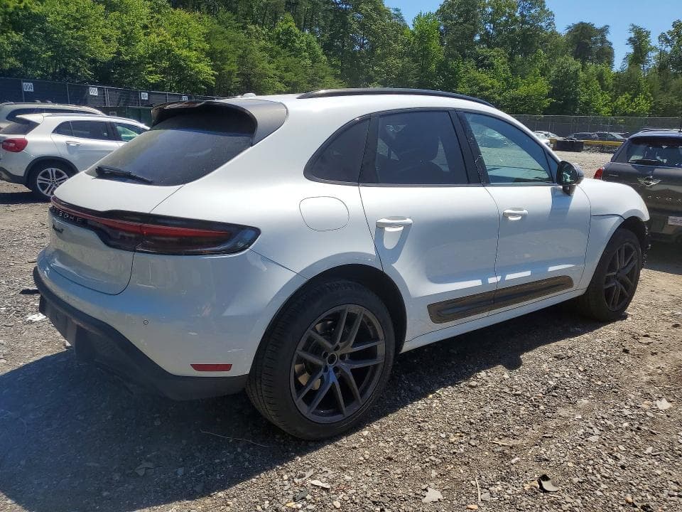 2024 PORSCHE MACAN BASE 3