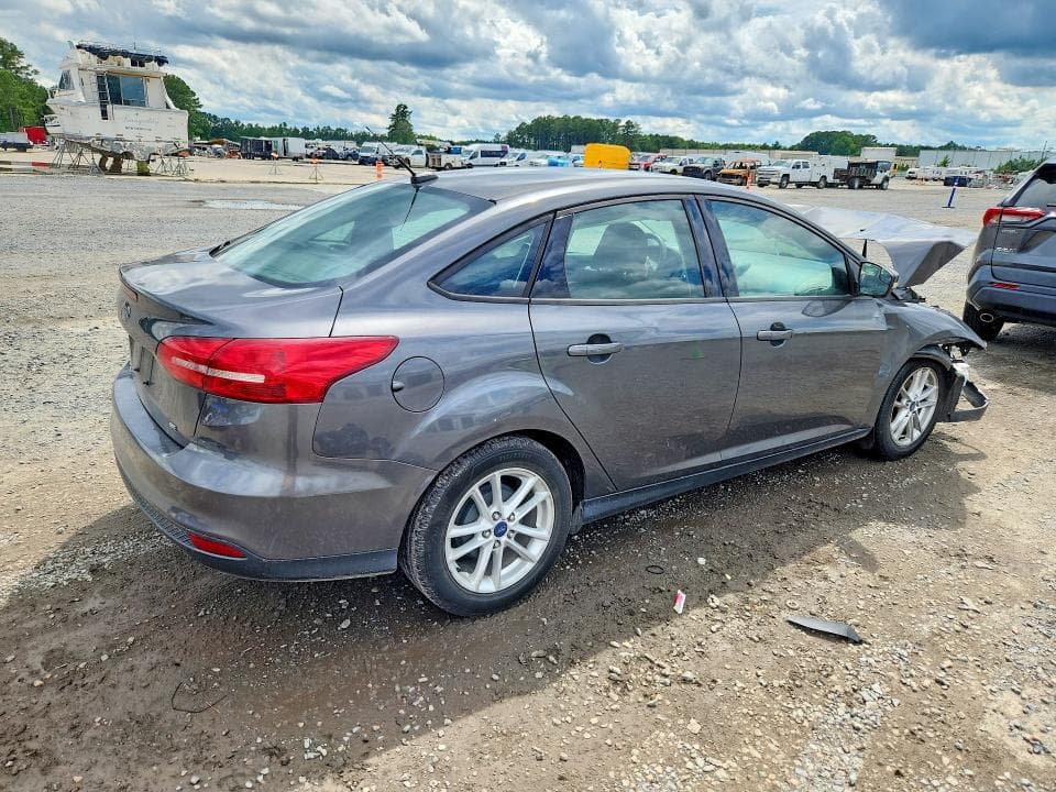 2017 FORD FOCUS SE 3