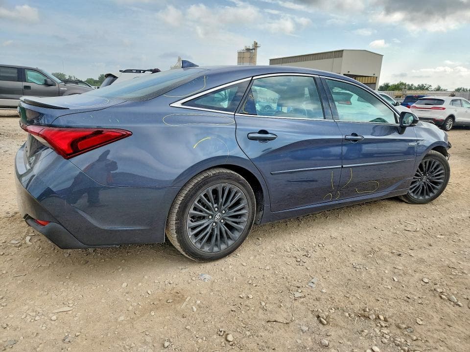 2019 TOYOTA AVALON HYBRID XSE 3