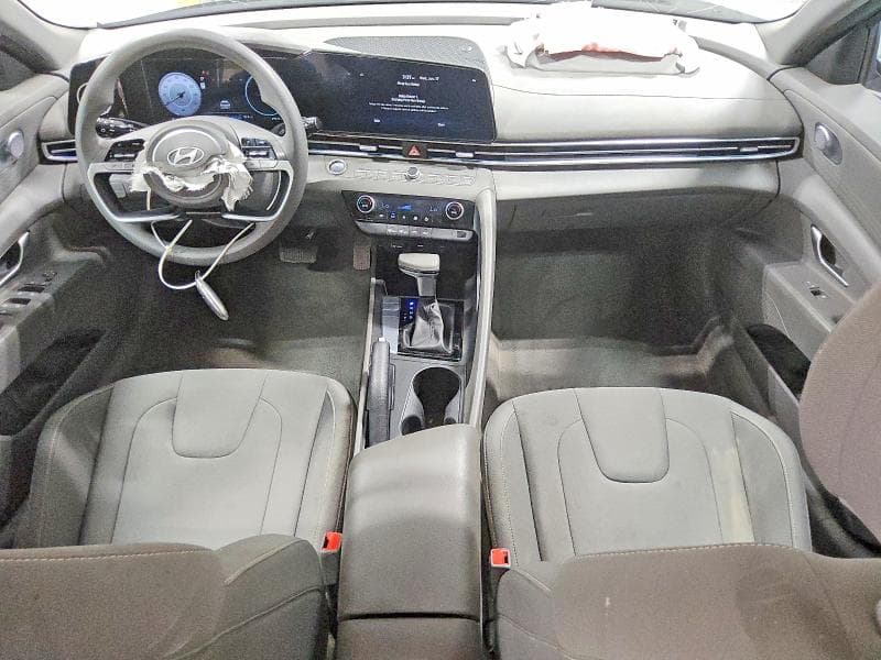 2024 HYUNDAI ELANTRA SEL 8