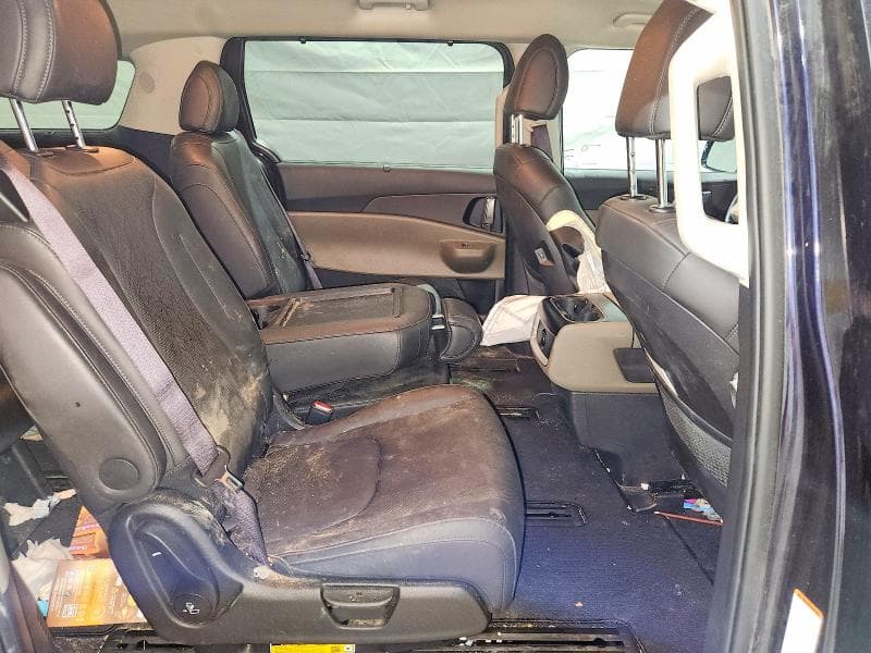2025 KIA CARNIVAL EX 11