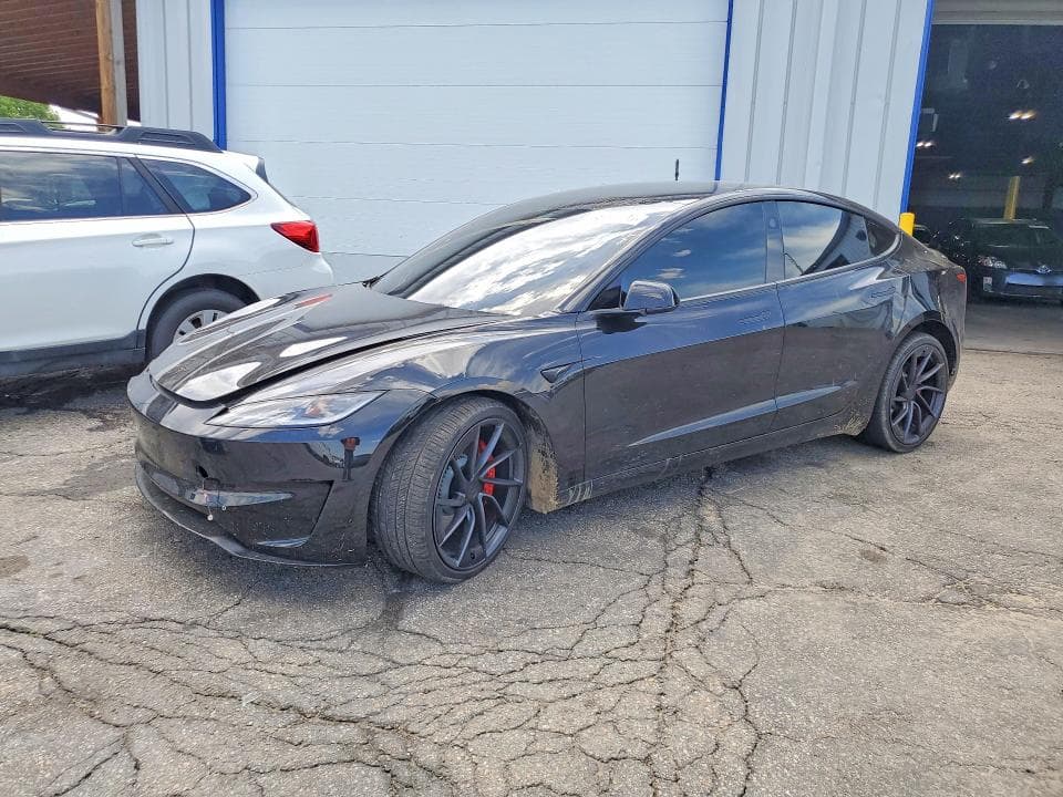 2026 TESLA MODEL 3 - 1