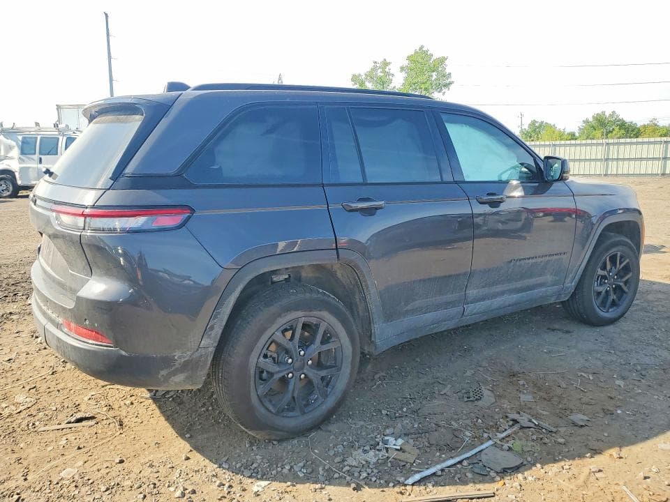 2025 JEEP GRAND CHEROKEE LAREDO 3