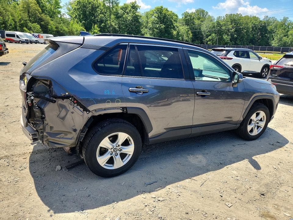 2020 TOYOTA RAV4 XLE 3