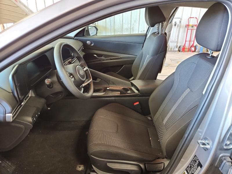 2025 HYUNDAI ELANTRA SE 7