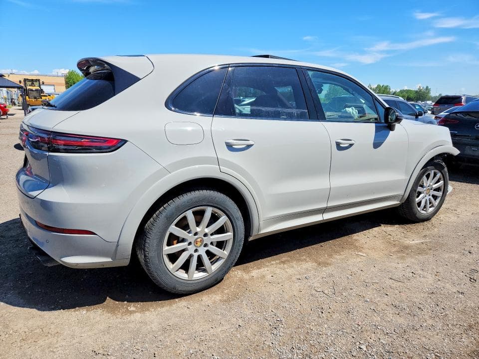 2023 PORSCHE CAYENNE BASE 3