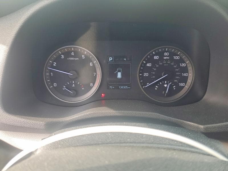 2017 HYUNDAI TUCSON SE 9