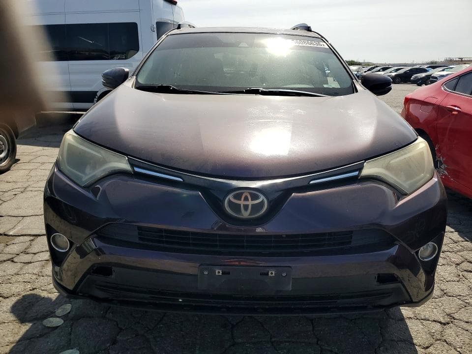 2017 TOYOTA RAV4 XLE 5