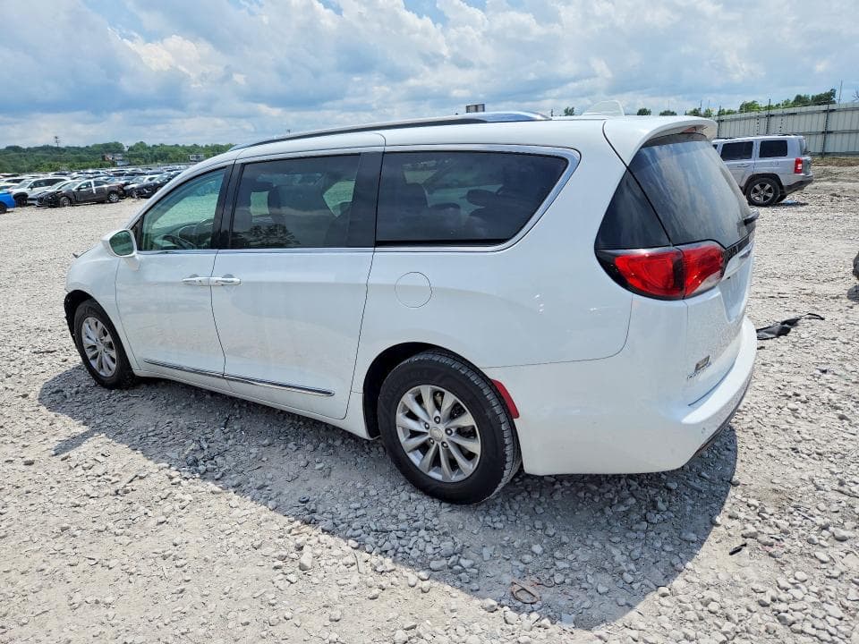 2019 CHRYSLER PACIFICA TOURING L 2