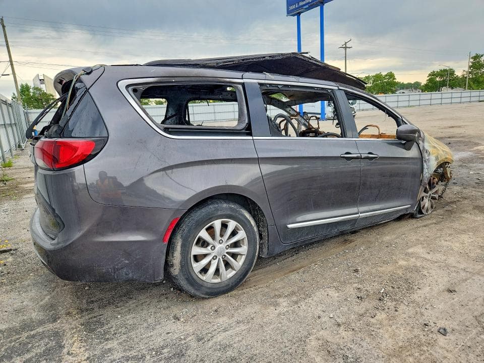 2017 CHRYSLER PACIFICA TOURING L 3