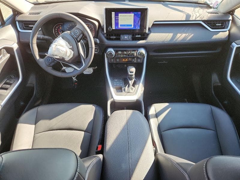 2023 TOYOTA RAV4 XLE 8