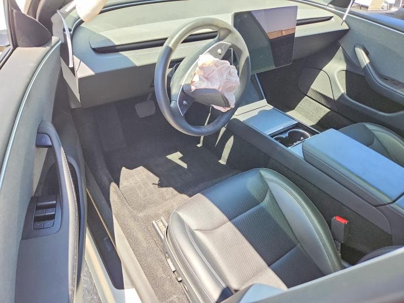 2025 TESLA MODEL 3 8