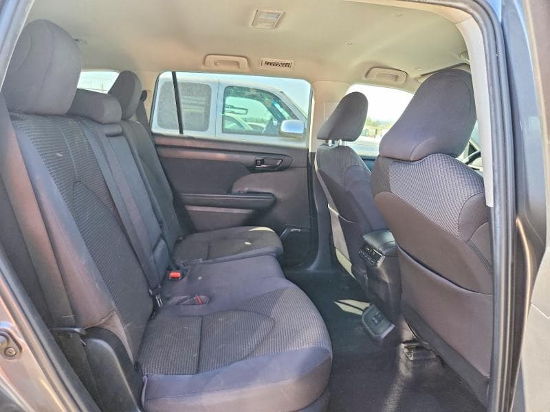 2022 TOYOTA HIGHLANDER LE 11