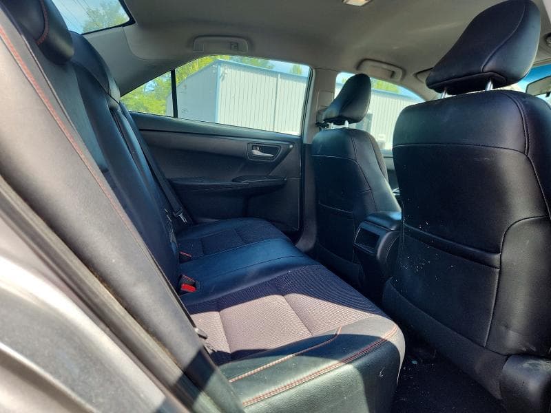 2017 TOYOTA CAMRY SE 10
