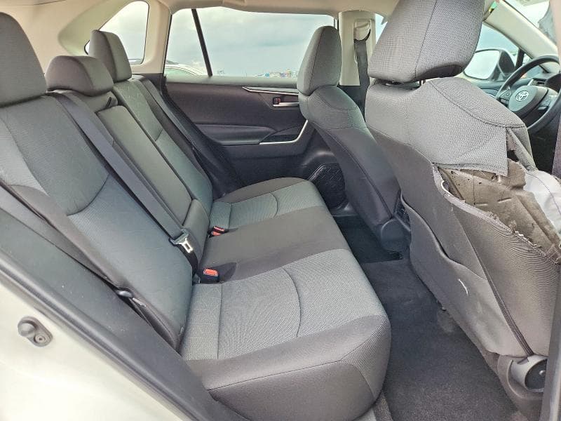 2024 TOYOTA RAV4 XLE 10